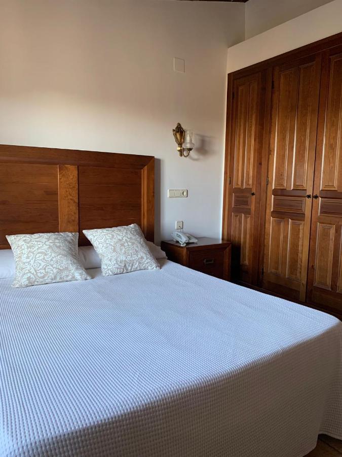 Hotel La Villa Requena Exterior photo